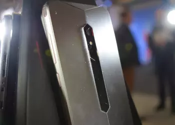 Рендер игрового смартфона Nubia Red Devil: необычный дизайн и экран с минимальными рамками
