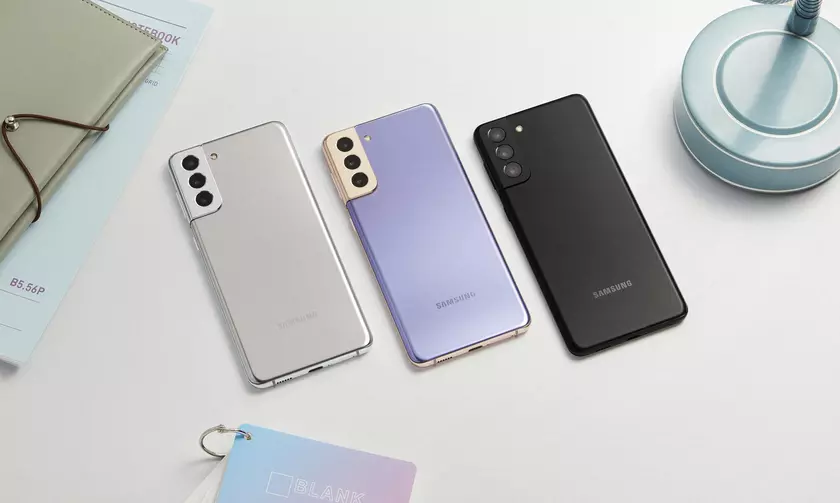 Вслед за Galaxy A52: Galaxy S21, Galaxy S21+ и Galaxy S21 Ultra начали получать августовское обновление безопасности