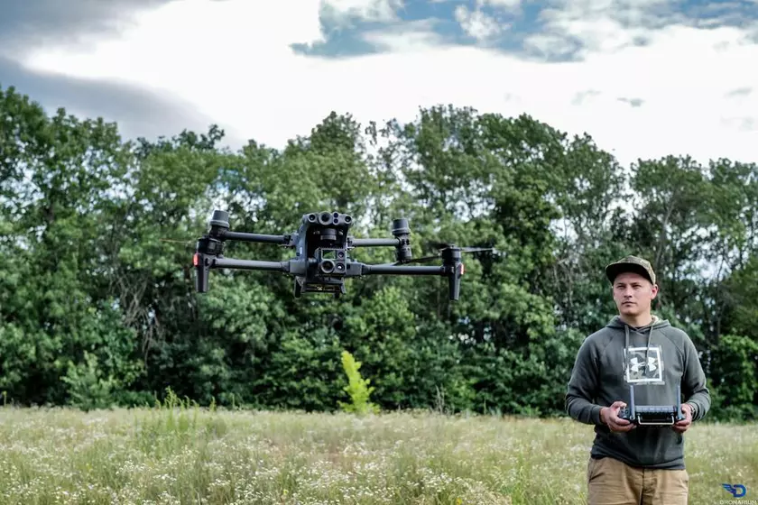 Dronarium Украина получила для ВСУ новейший промышленный квадрокоптер DJI M30T