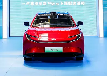 FAW-Toyota bZ5 с батареями BYD Blade встал на конвейер в Китае