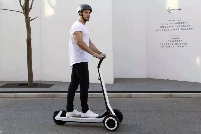 Segway-Ninebot представил электросамокат с автопилотом, который сам возвращается для зарядки