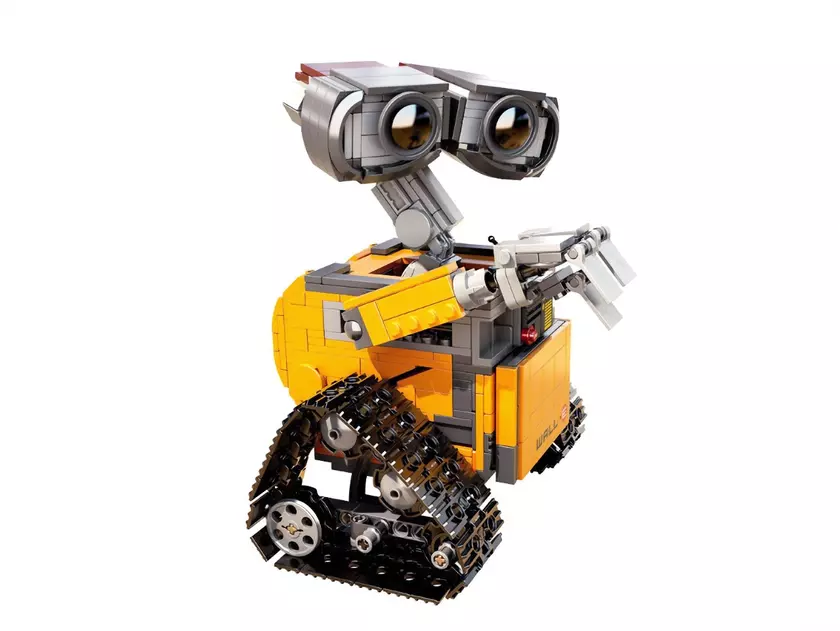 На AliExpress продают конструктор Робот WALL-E дешевле $30. Персонаж Disney появился на экранах 13 лет назад