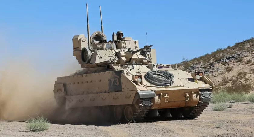 Не только ракеты GLSDB для HIMARS и БМП Stryker: США передадут Украине дополнительную партию M2 Bradley