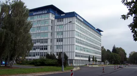 Працівники Foxconn у Чженчжоу працюють понаднормово — стартувало масове виробництво iPhone 17