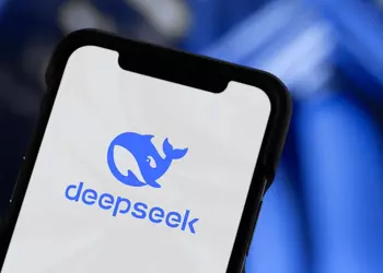 Китайский стартап DeepSeek, который быстро обошёл по популярности ChatGPT, приостановил регистрацию из-за массовых хакерских атак