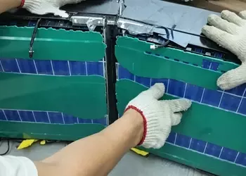 "Болгарка" против BYD: как блогеры 8 часов пытались разобрать Blade Battery нового поколения