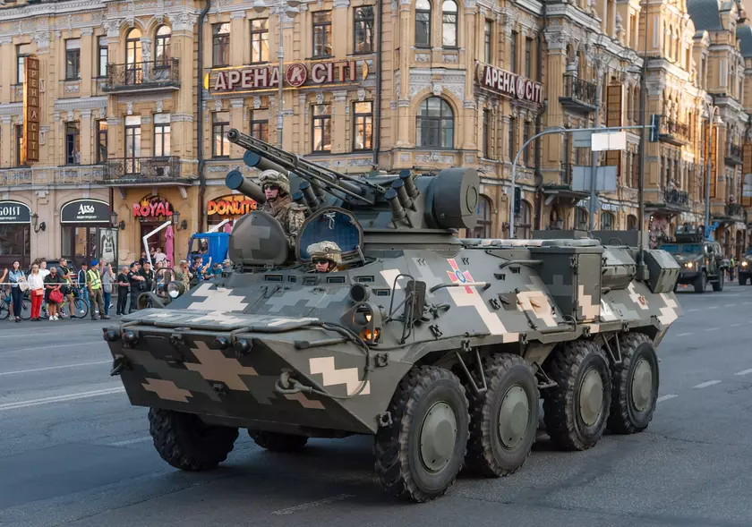 ВСУ показали в действии украинский БТР-3Е с противотанковым ракетным комплексом «Барьер»