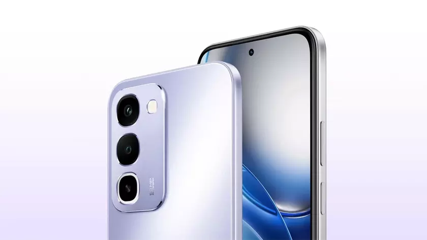 Смартфон Realme P4R 5G черного цвета