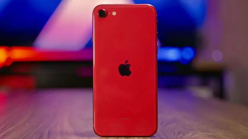 Привет из 2017 года – следующий iPhone SE сохранит дизайн iPhone 8