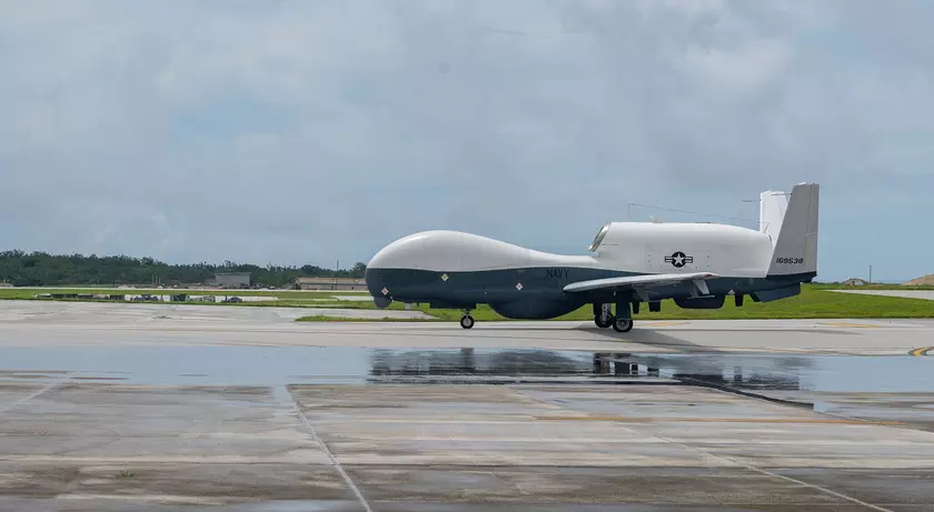 ВМС США после достижения начальной боеготовности отправили эскадрилью стратегических беспилотников MQ-4C Triton на Гуам