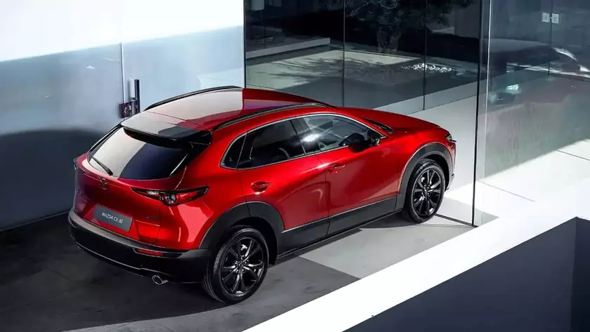 Кроссовер Mazda CX-30 2027 года