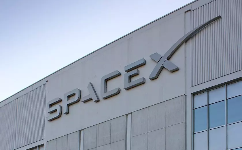 Неожиданный дизайн: новый фасад штаб-квартиры SpaceX поражает инновациями