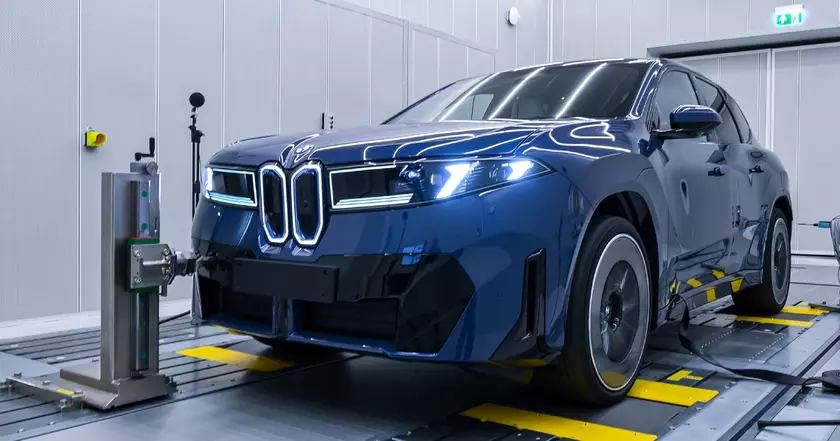 Как BMW Group внедряет инновации в контроль качества на заводе в Дебрецене