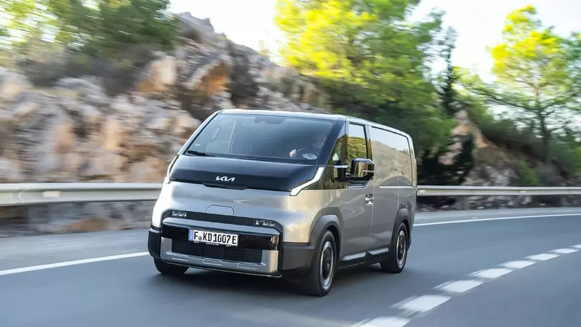 Электрический фургон Kia PV5 в версии Cargo