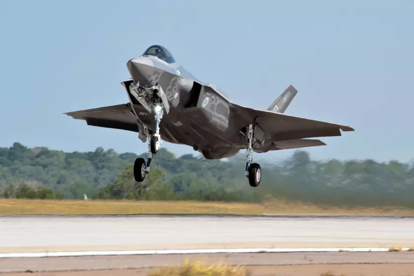 США могут отказаться от 70 истребителей F-35 Lightning II, чтобы инвестировать $6 млрд в создание двигателя нового поколения