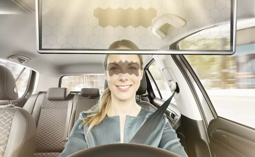 Bosch Virtual Visor: солнцезащитный козырек для водителей с прозрачным экраном и частичным затемнением, управляемым ИИ