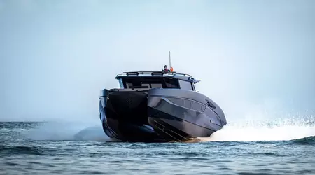 Brabus Ultima 55: коли тюнінгу Mercedes стає замало і хочеться на воду