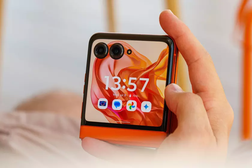 Motorola уже открыла предзаказы на новую модель Razr 50s и показала цвета новинки