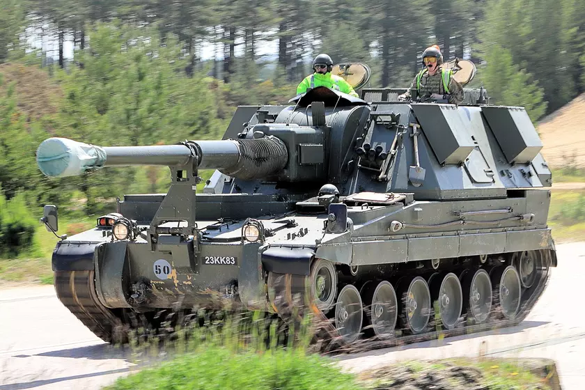 Секреты британского военного гиганта: разбираемся в AS90