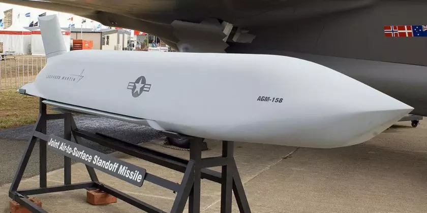 США увеличивают производство ракет воздушного базирования JASSM и LRASM