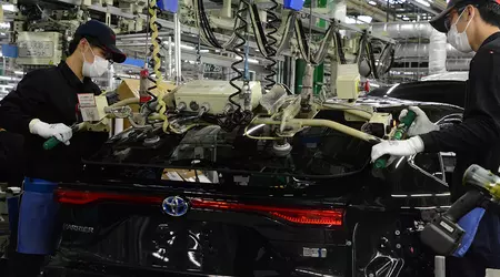 Toyota wants to buy out key supplier for $42bn - media outlet