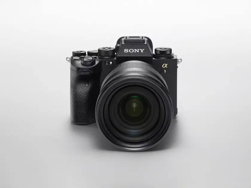 Sony представила беззеркальную флагманскую камеру Alpha 1 с датчиком на 50.1 МП, OLED-экраном и поддержкой 8K-видео за $6498