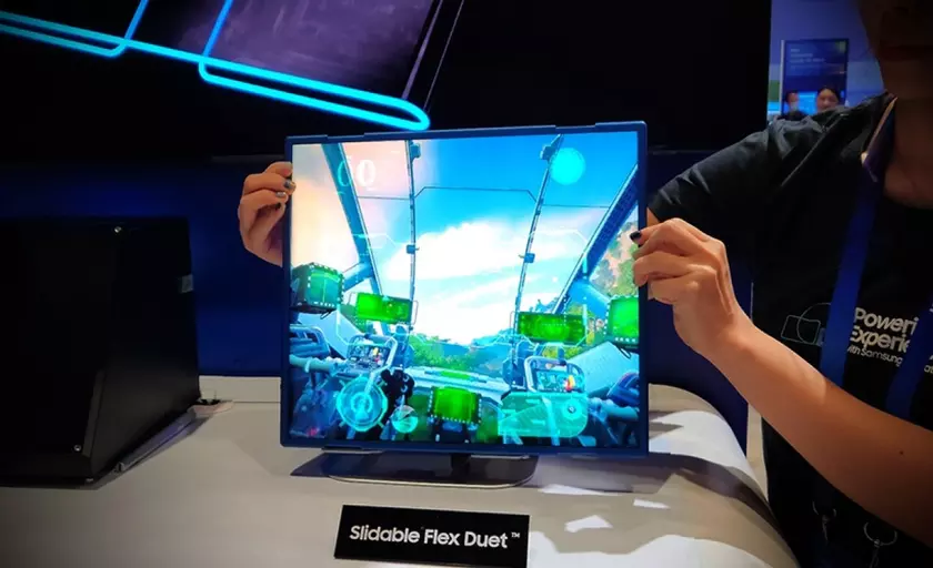 Samsung анонсировала растягивающиеся дисплей Flex Slidable Solo и Flex Slidable Duet