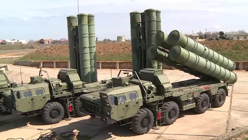 Российская армия использует зенитно-ракетный комплекс С-300 с GPS для ударов по наземным целям