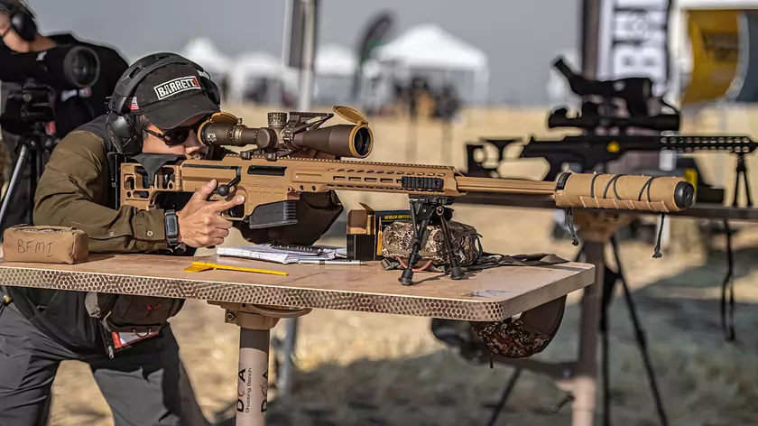 Украинские снайперы используют винтовки Barrett MRAD, они могут стрелять до 1500 метров