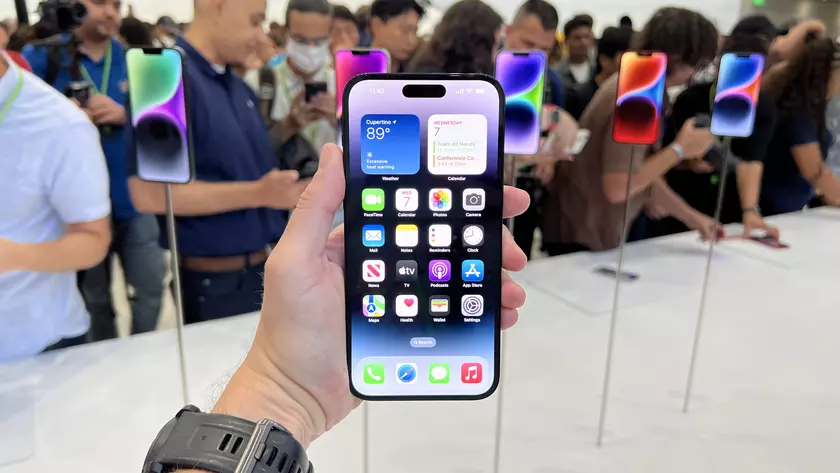 Китайцы выбирают дорогие iPhone – доля iPhone 14 Pro и Pro Max по предзаказам составила 85%