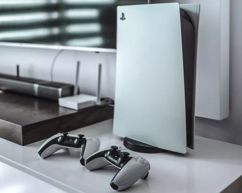 Стало известно, чего лишилась облегченная на 300 г ревизия Sony PS5 [видео]