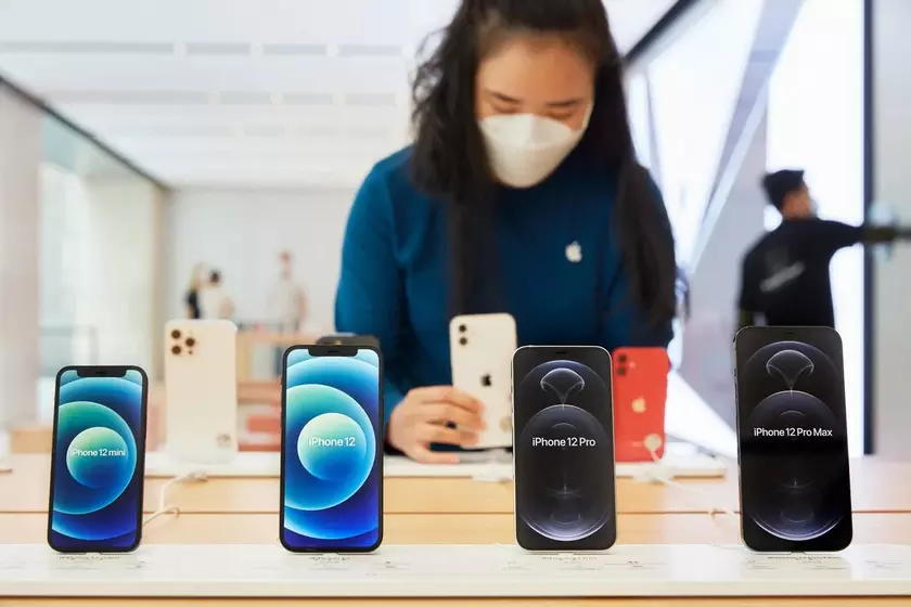 ТОП-10 самых популярных смартфонов в мире: безусловными лидерами стали iPhone 12 и старые модели Apple