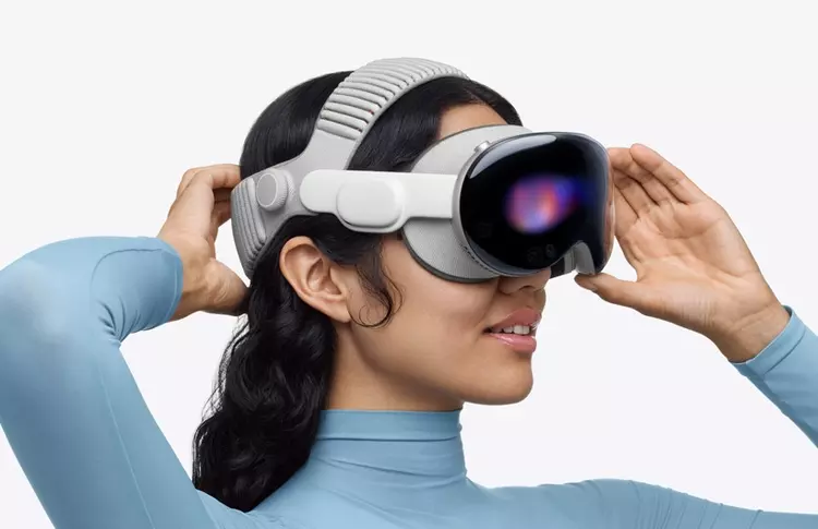 Apple сокращает около 200 сотрудников, в том числе в командах Siri и Vision Pro