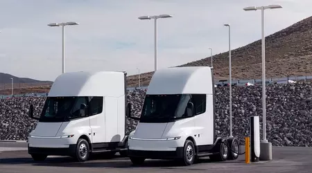 Електрична заправка на мегават: Tesla відкрила першу публічну станцію для вантажівок Semi