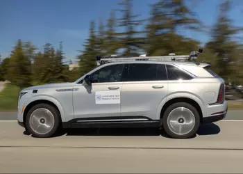 GM выводит на дороги новую систему автопилота: обещают «отдых» за рулем до 2028 года