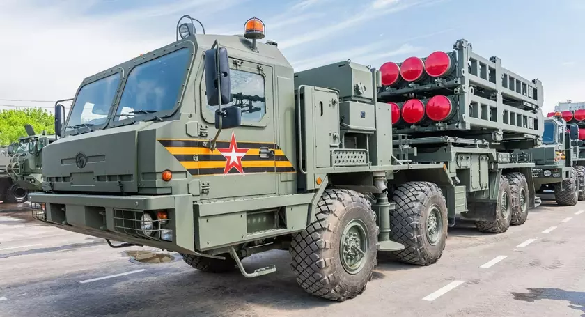 Два украинских FPV-дрона уничтожили современный российский ЗРК С-350 «Витязь» стоимостью более $135 000 000 (видео)
