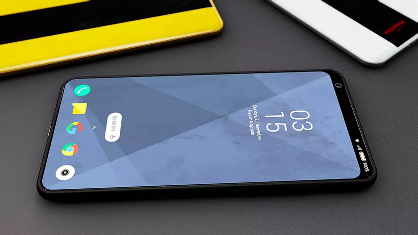 Первые рендеры Xiaomi Pocophone F2: четыре модуля камеры, «дырявый» экран и необычная расцветка