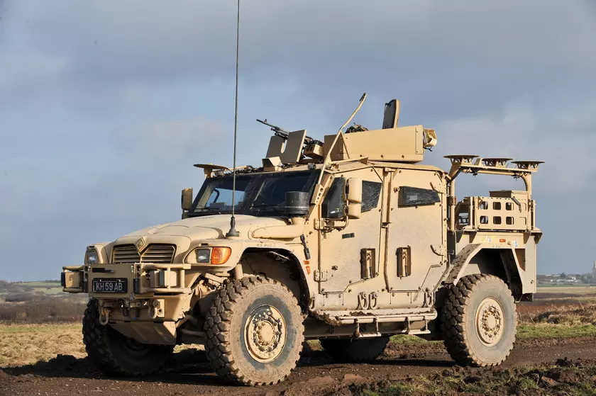 ВСУ используют на фронте британские бронированные машины Husky TSV (видео)