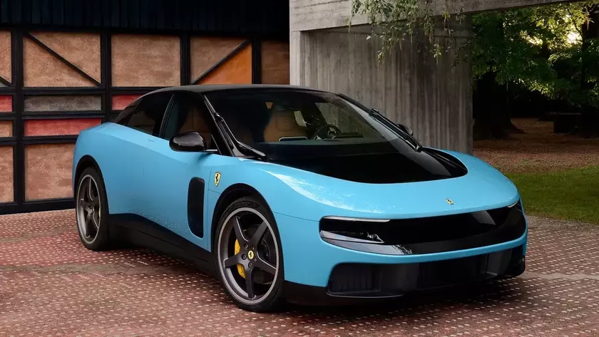 Электрический суперкар Ferrari Luce на аукционе