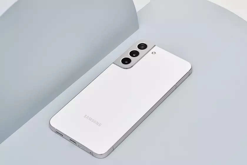 Samsung Galaxy S22+ – большой брат Galaxy S22, подорожавший на 5 000 грн