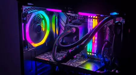 5 комп'ютерних компонентів з RGB-підсвічуванням