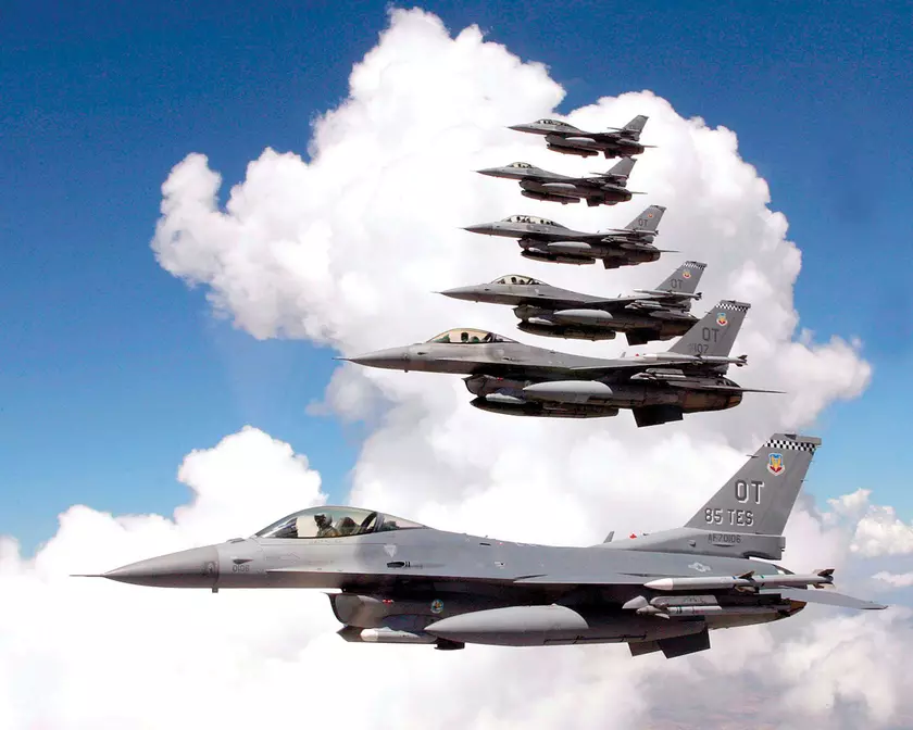 Voice of America: украинские пилоты начнут учится на истребителях F-16 Fighting Falcon этим летом, первая группа будет состоять из 24 человек