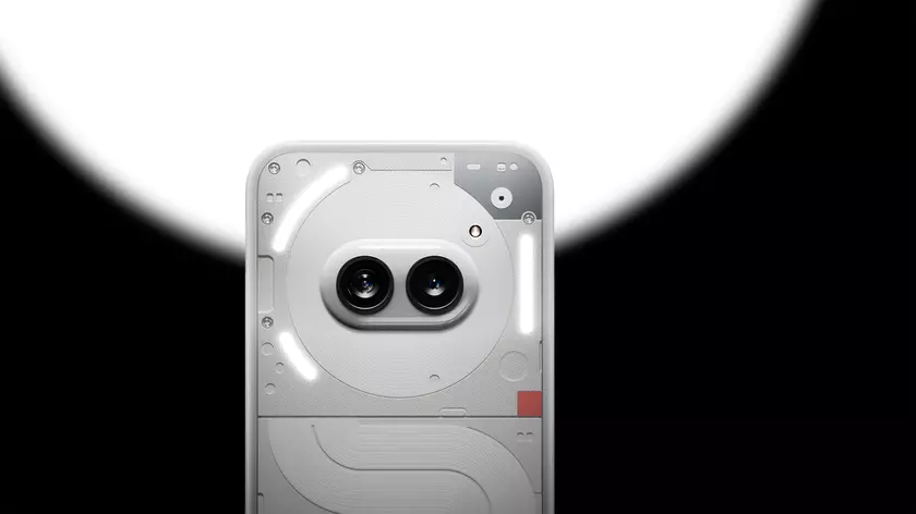 Nothing анонсировала новую версию смартфона Phone (2a)