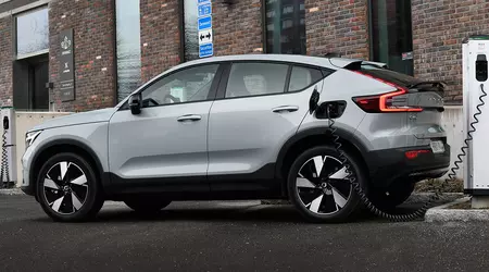 Volvo temporarily discontinues the C40 and renames several models
