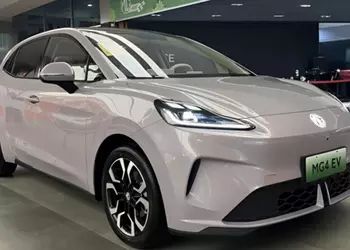 Up to 537 kilometres of range and 163 hp: the new MG4 EV has appeared in Chinese car dealerships ahead of its official debut