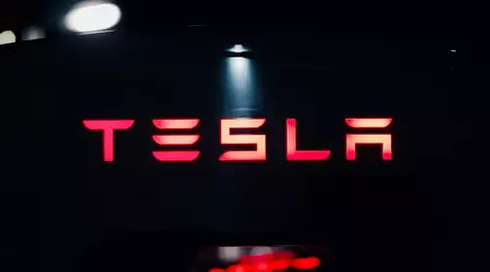 Мін'юст США зажадав від Tesla надати документи про функції автономного водіння Autopilot і FSD