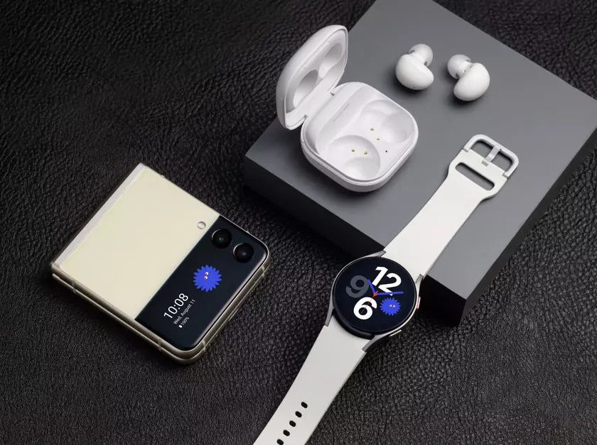 Новинки Samsung Galaxy Z Fold 3, Z Flip 3, Watch 4 и Buds 2 в Украине: цены и подарки за предзаказ