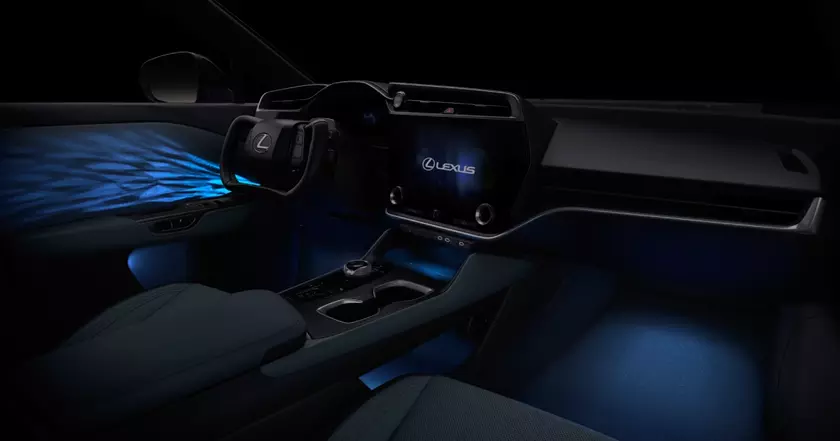 Новый Lexus RZ: Первые фото впечатляющего интерьера