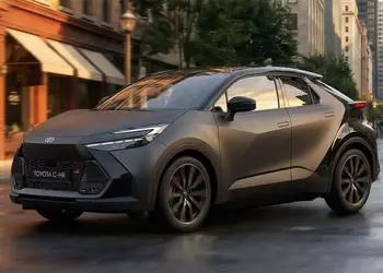 Toyota C-HR 2027: матовый серый и «упрощение» за 1.6 миллиона гривен