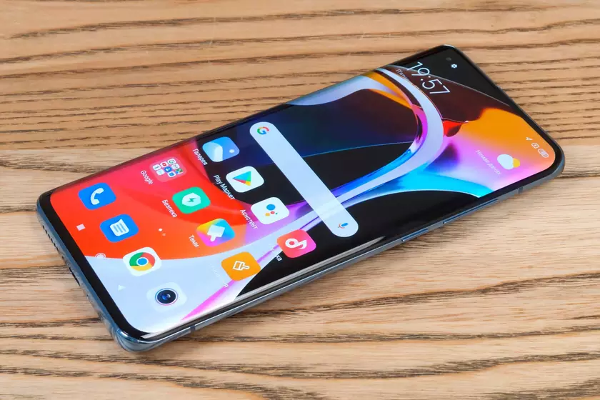 Раньше, чем ожидалось: Xiaomi Mi 11 начал получать стабильную версию MIUI 12.5